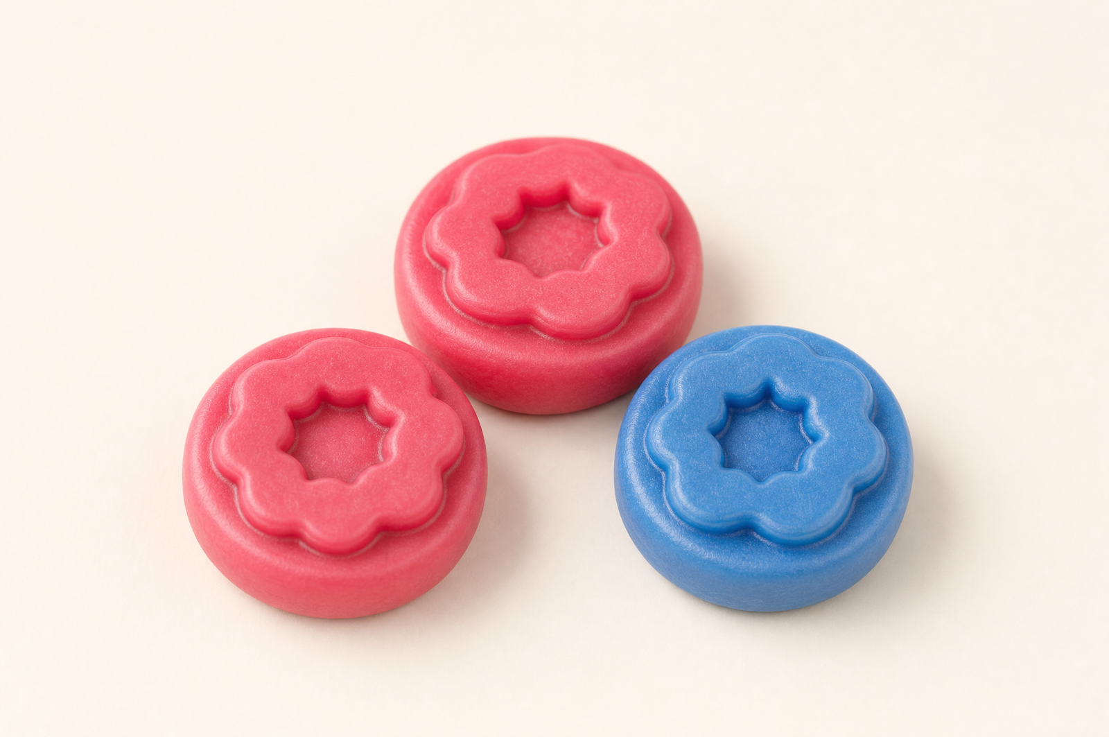 Gomitas de creatina Fills Watermelon y Blueberry, fondo crema