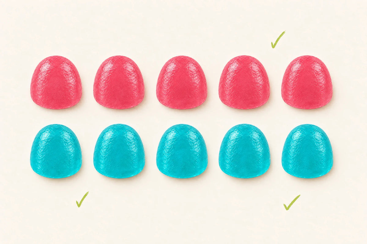 Gomitas de creatina Fills rosa y azul ordenadas en cuadrícula con palomitas verdes, comparativa de las mejores gomitas en México